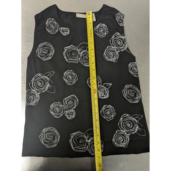 Field gear Women 2 Piece Black and White Rose Floral Pattern Button Up Sweater a - Picture 12 of 13